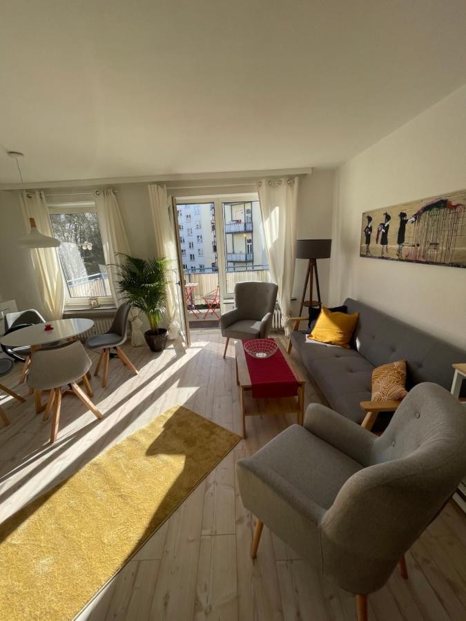 Ruhige Wohnung mit Parkplatz, charmantes Viertel Kassel Exterior foto