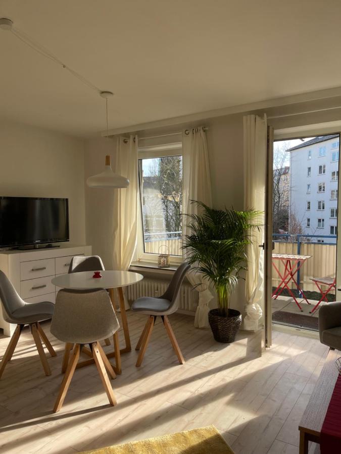 Ruhige Wohnung mit Parkplatz, charmantes Viertel Kassel Exterior foto