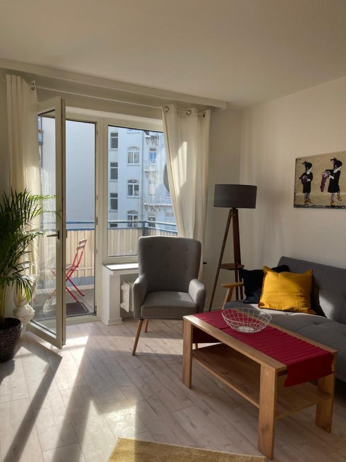 Ruhige Wohnung mit Parkplatz, charmantes Viertel Kassel Exterior foto